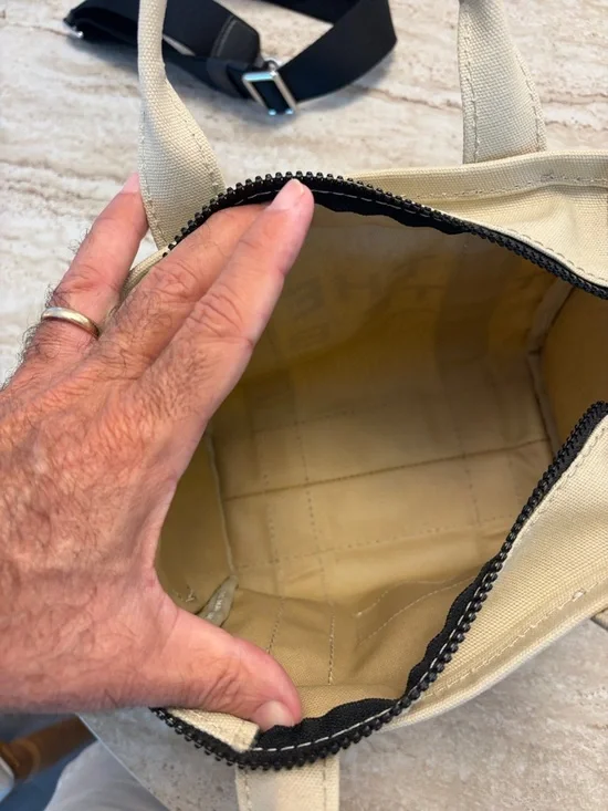 Marc Jacobs Small Logo “The Tote Bag” in Beige Canvas with Black Crossbody Strap - Picture 9 of 12